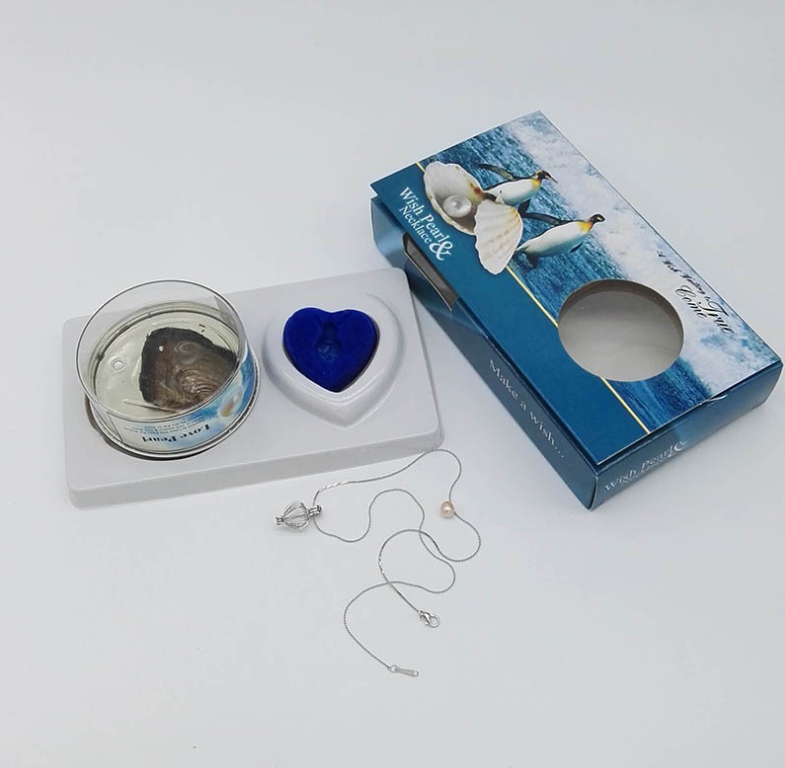 Schmuck-Geschenkbox mit Süßwasserperlenkette